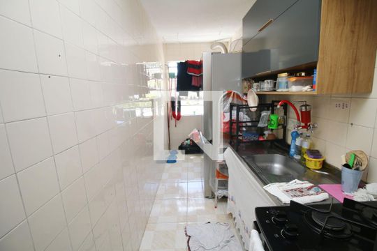 Cozinha de apartamento à venda com 2 quartos, 50m² em Olaria, Rio de Janeiro