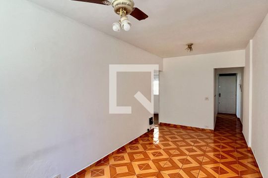 Sala de apartamento para alugar com 2 quartos, 66m² em Gonzaga, Santos