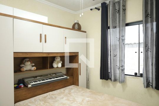 Quarto 2 de casa à venda com 2 quartos, 80m² em Parque Guarani, São Paulo
