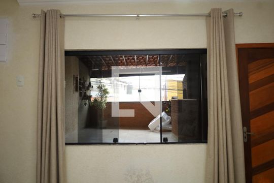 Sala de casa à venda com 2 quartos, 80m² em Parque Guarani, São Paulo