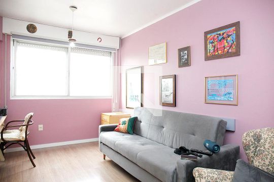 Studio - Sala / Quarto de kitnet/studio à venda com 1 quarto, 32m² em Centro Histórico, Porto Alegre