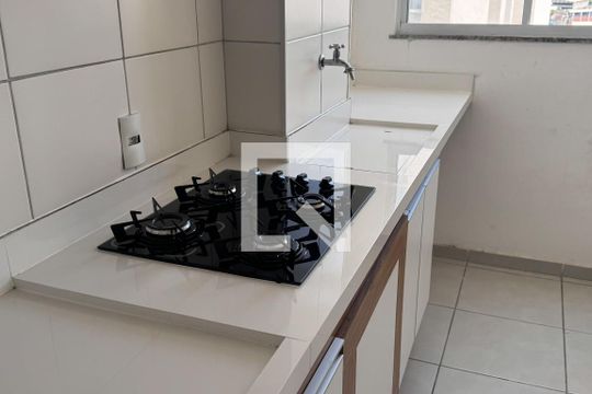 Cozinha de apartamento para alugar com 2 quartos, 53m² em Chácaras Rio-petrópolis, Duque de Caxias