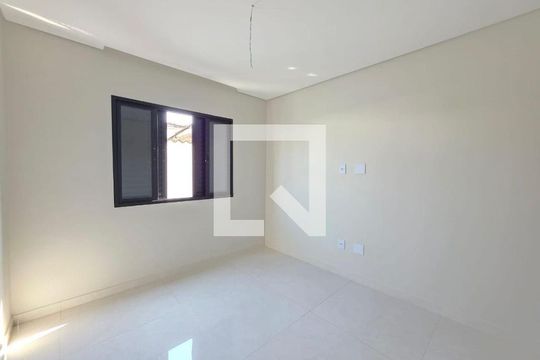 Casa à venda com 3 quartos, 100m² em Vila Frugoli, São Paulo