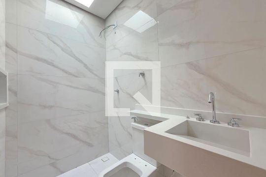 Casa à venda com 3 quartos, 100m² em Vila Frugoli, São Paulo