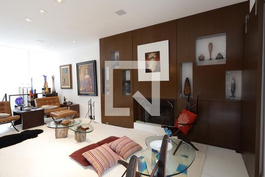 Sala de casa de condomínio à venda com 4 quartos, 420m² em Jardim Leonor, São Paulo