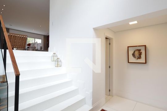 Hall de entrada de casa de condomínio à venda com 4 quartos, 420m² em Jardim Leonor, São Paulo
