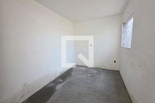 Casa à venda com 3 quartos, 100m² em Vila Nhocuné, São Paulo