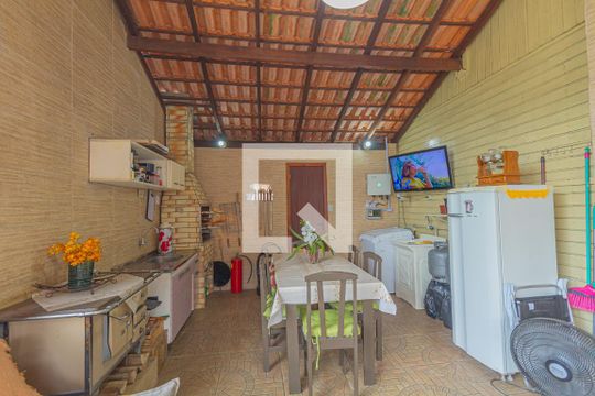 Varanda gourmet de casa à venda com 2 quartos, 100m² em Niterói, Canoas