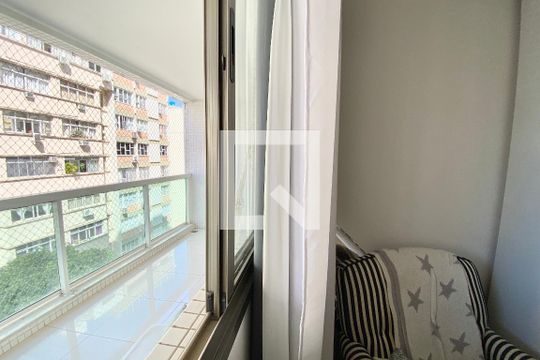 Quarto 1 de apartamento à venda com 2 quartos, 113m² em Copacabana, Rio de Janeiro