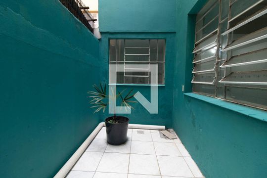 Área externa de casa à venda com 3 quartos, 298m² em Centro Histórico, Porto Alegre