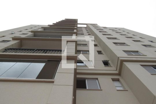 Fachada do bloco de apartamento para alugar com 2 quartos, 53m² em Centro, Osasco