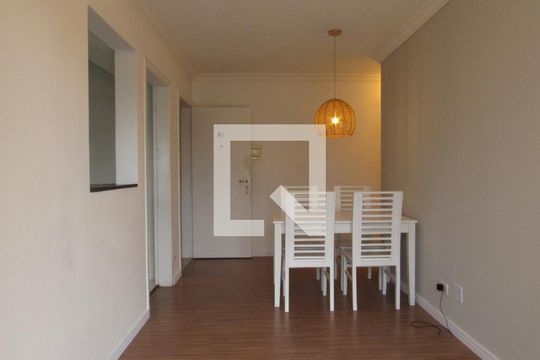 Sala de apartamento para alugar com 2 quartos, 53m² em Centro, Osasco