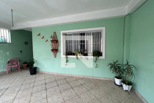 Garagem  de casa à venda com 4 quartos, 199m² em Jardim Rosa de Franca, Guarulhos