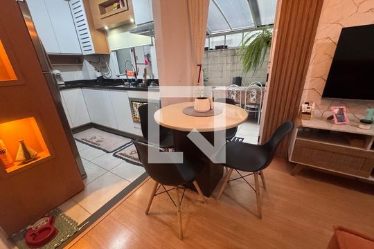 Apartamento à venda com 2 quartos, 58m² em Santos Dumont, São Leopoldo