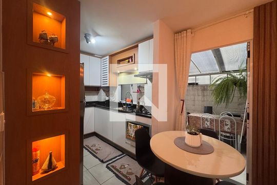 Apartamento à venda com 2 quartos, 58m² em Santos Dumont, São Leopoldo