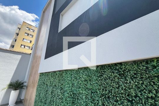 Entrada de casa de condomínio para alugar com 3 quartos, 150m² em Jardim Santa Ines, São Paulo