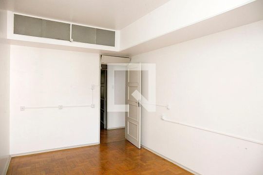 Quarto  de apartamento para alugar com 3 quartos, 154m² em Centro Histórico, Porto Alegre
