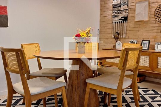 Sala de apartamento à venda com 3 quartos, 128m² em Camboinhas, Niterói