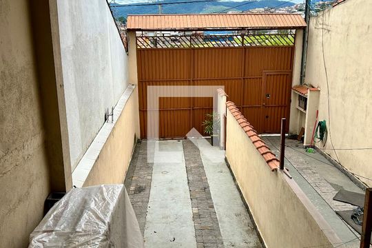 Garagem de casa para alugar com 2 quartos, 50m² em Parque Continental I, Guarulhos