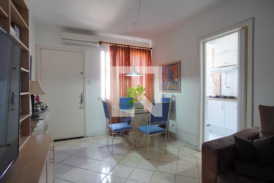 Sala de apartamento à venda com 1 quarto, 41m² em Bom Jesus, Porto Alegre