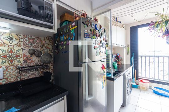 Cozinha de apartamento à venda com 2 quartos, 47m² em Vila Yolanda, Osasco