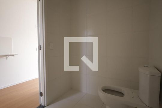 Banheiro de apartamento à venda com 1 quarto, 17m² em Jardim Monte Kemel, São Paulo