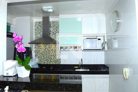 Cozinha de apartamento à venda com 2 quartos, 80m² em Dom Silvério, Belo Horizonte