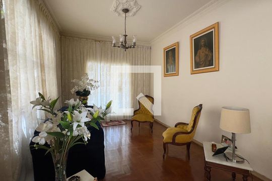 Casa à venda com 5 quartos, 450m² em São Lucas, Belo Horizonte