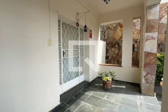 Casa à venda com 5 quartos, 450m² em São Lucas, Belo Horizonte
