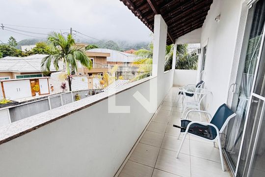 Varanda do Quarto 2 de casa de condomínio para alugar com 5 quartos, 196m² em Vargem Pequena, Rio de Janeiro