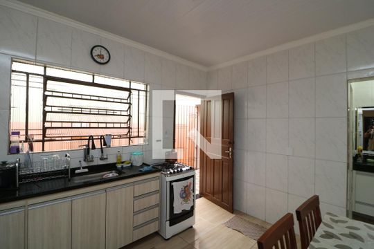 Cozinha de casa à venda com 2 quartos, 150m² em Jardim Tango, São Paulo
