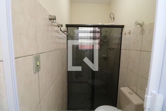 Banheiro de casa à venda com 2 quartos, 150m² em Jardim Tango, São Paulo