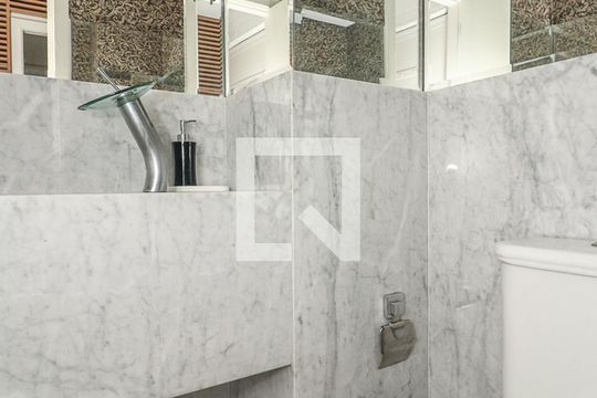Lavabo de apartamento para alugar com 1 quarto, 104m² em Moinhos de Vento, Porto Alegre