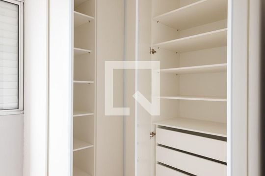 Quarto 1 de apartamento para alugar com 2 quartos, 56m² em Parque Senhor do Bonfim, Taubaté