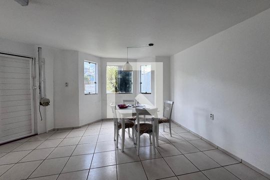 Cozinha de casa para alugar com 2 quartos, 150m² em Centro, São Leopoldo