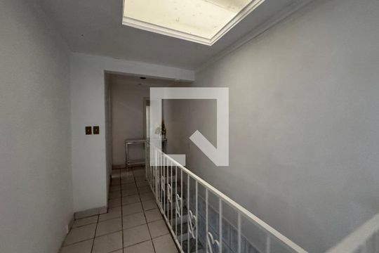 Corredor de casa para alugar com 2 quartos, 150m² em Centro, São Leopoldo