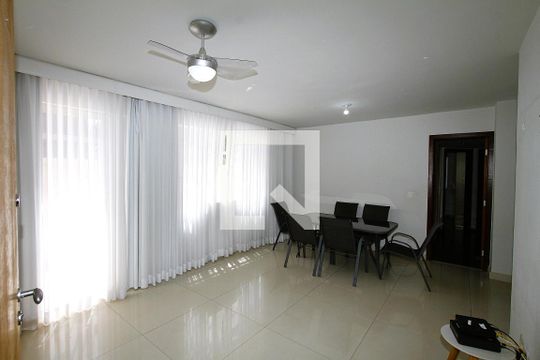 Sala de apartamento para alugar com 3 quartos, 114m² em Cruzeiro, Belo Horizonte