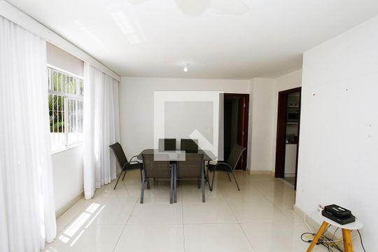 Sala de apartamento para alugar com 3 quartos, 114m² em Cruzeiro, Belo Horizonte
