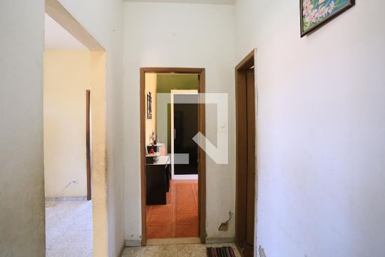 Corredor de casa à venda com 2 quartos, 360m² em União, Belo Horizonte