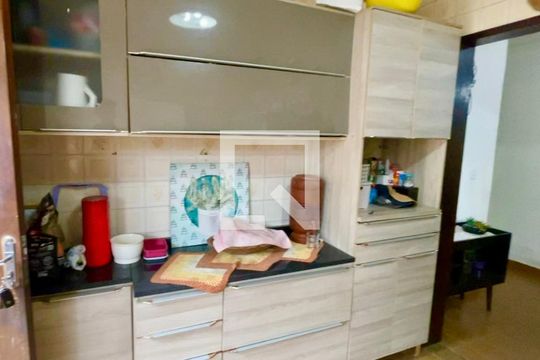 Cozinha de casa à venda com 6 quartos, 400m² em Vila Barros, Guarulhos