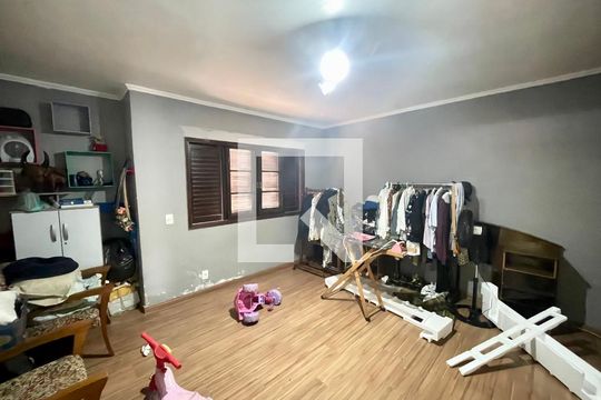 Quarto 1 de casa à venda com 6 quartos, 400m² em Vila Barros, Guarulhos