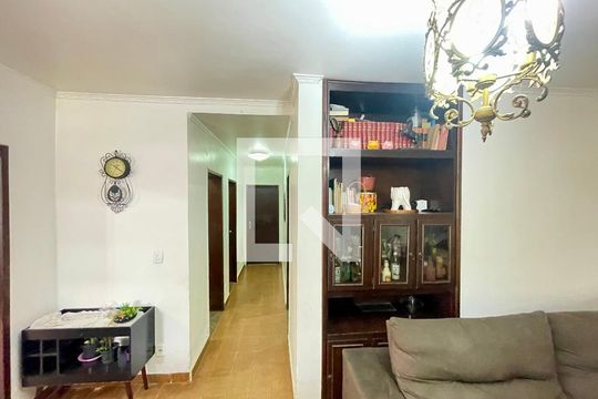 Corredor  de casa à venda com 6 quartos, 400m² em Vila Barros, Guarulhos
