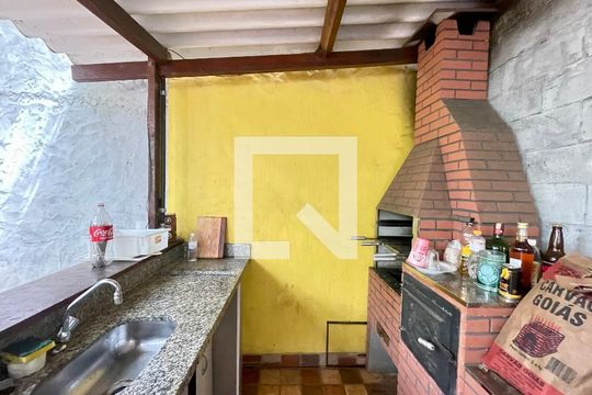 Churrasqueira de casa à venda com 6 quartos, 400m² em Vila Barros, Guarulhos