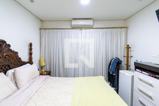 Suíte 1 de casa à venda com 10 quartos, 300m² em Parque Jabaquara, São Paulo