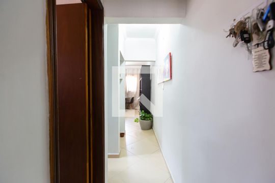 Corredor  de casa à venda com 2 quartos, 100m² em Parque Sonia, São Paulo
