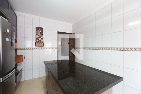 Cozinha de casa à venda com 2 quartos, 100m² em Parque Sonia, São Paulo