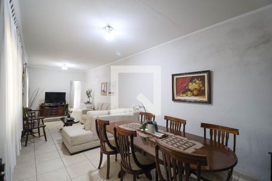 Casa à venda com 4 quartos, 291m² em Jardim Japao, São Paulo