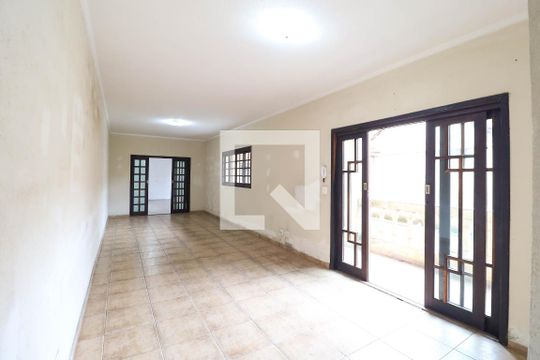 Casa à venda com 4 quartos, 291m² em Jardim Japao, São Paulo