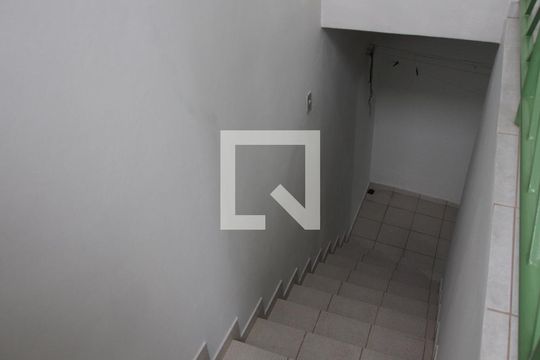 Escada de casa à venda com 3 quartos, 122m² em Jardim Sales, Jundiaí