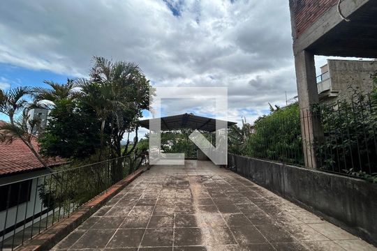 Pátio de casa para alugar com 4 quartos, 390m² em Ideal, Novo Hamburgo